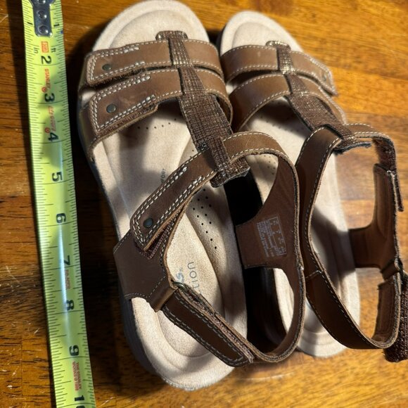 Clarks Collection April Cove Sandal in Bronze Metalic - Picture 8 of 12